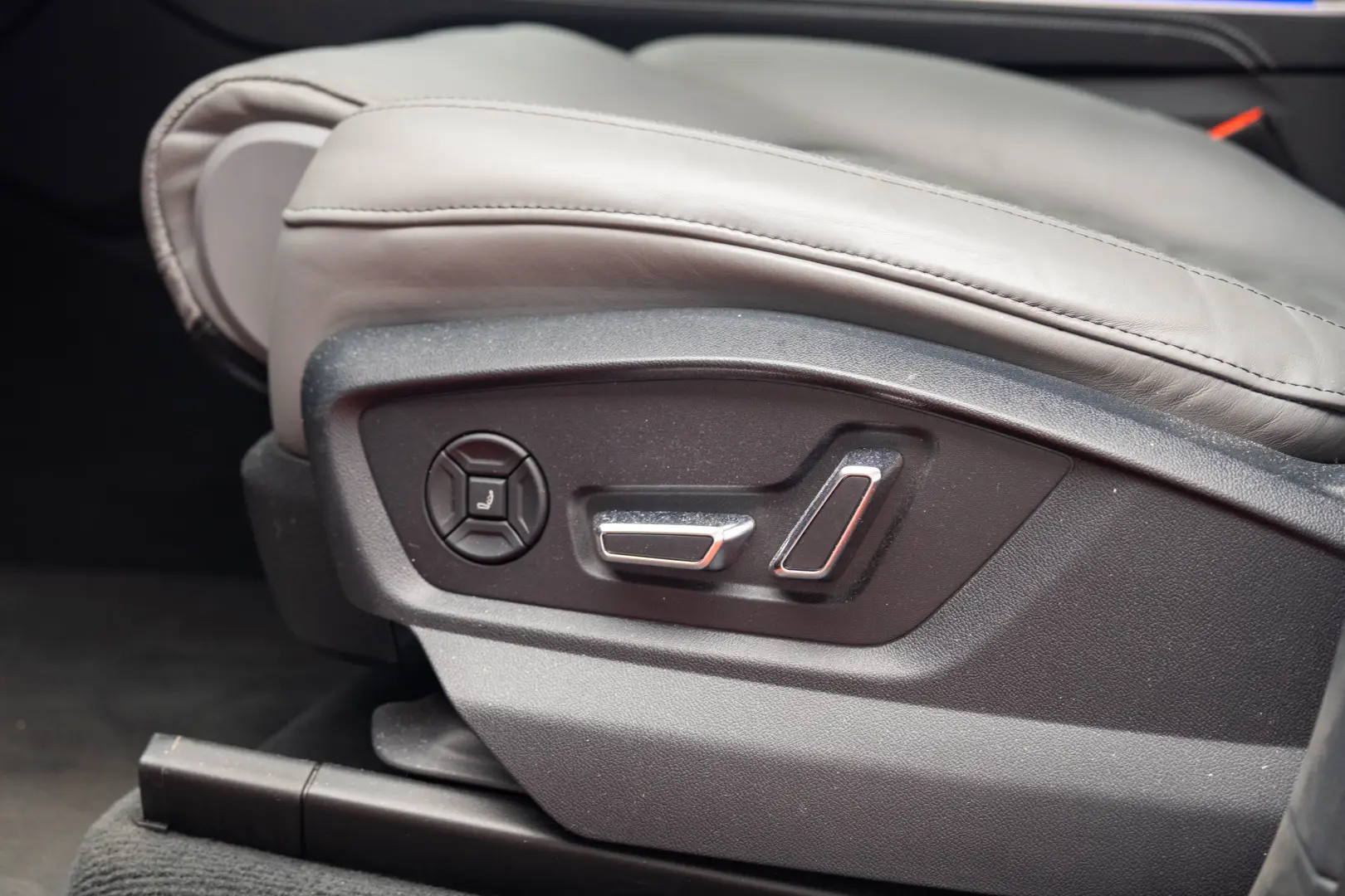 Audi Q8 50 TFSI Mild hybrid - 1 proprietar