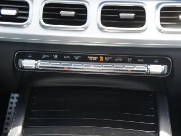 GLE 400d 4M AMG Line*ACC*AIR*PANO*360*MBEAM*NIGH
