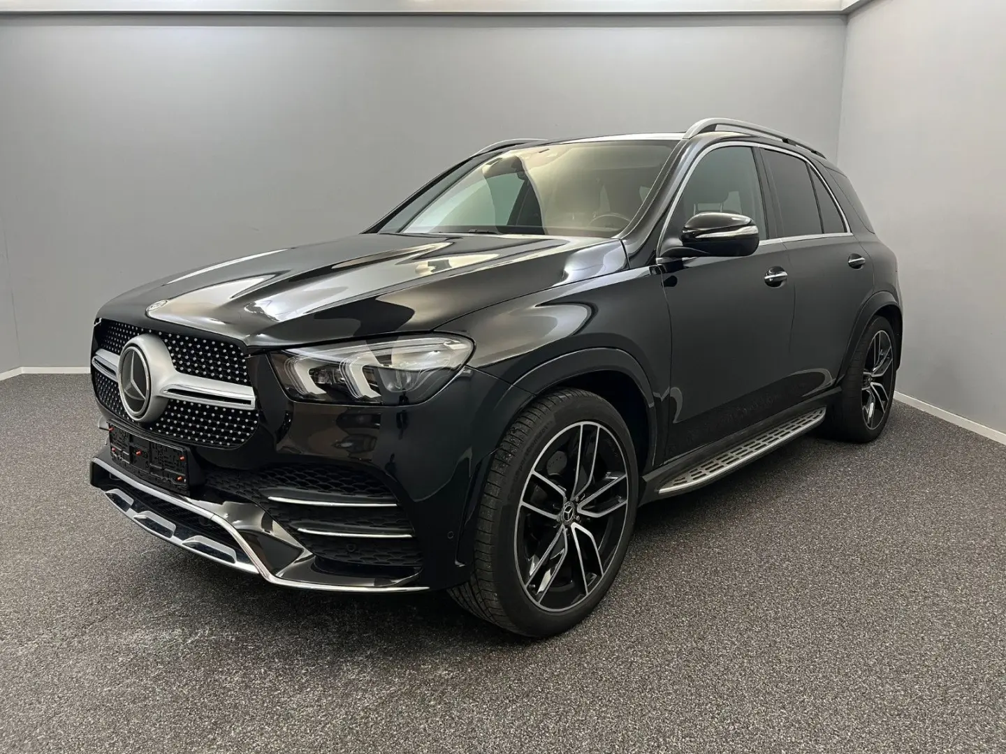GLE 400d 4M AMG-LINE*AIRM*BURME*PANO*AHK*ACC*22Z