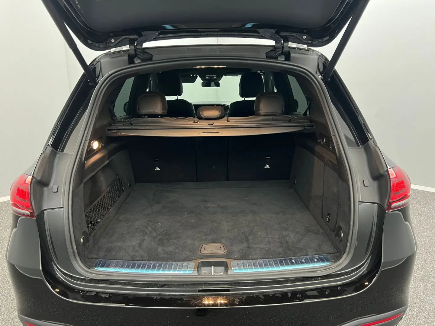 GLE 400d 4M AMG-LINE*AIRM*BURME*PANO*AHK*ACC*22Z