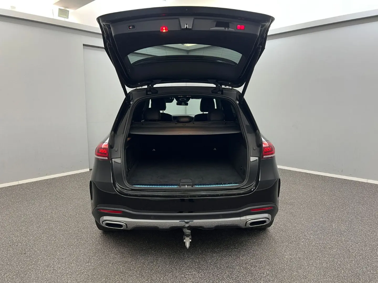 GLE 400d 4M AMG-LINE*AIRM*BURME*PANO*AHK*ACC*22Z