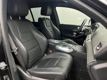 GLE 400d 4M AMG-LINE*AIRM*BURME*PANO*AHK*ACC*22Z