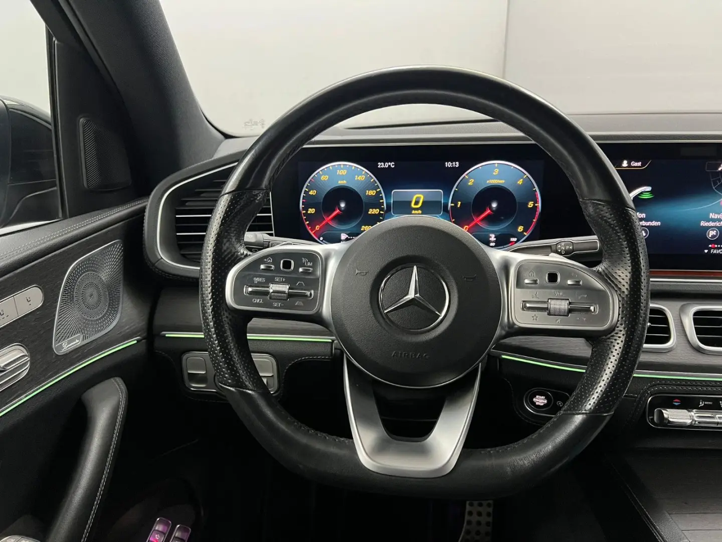 GLE 400d 4M AMG-LINE*AIRM*BURME*PANO*AHK*ACC*22Z