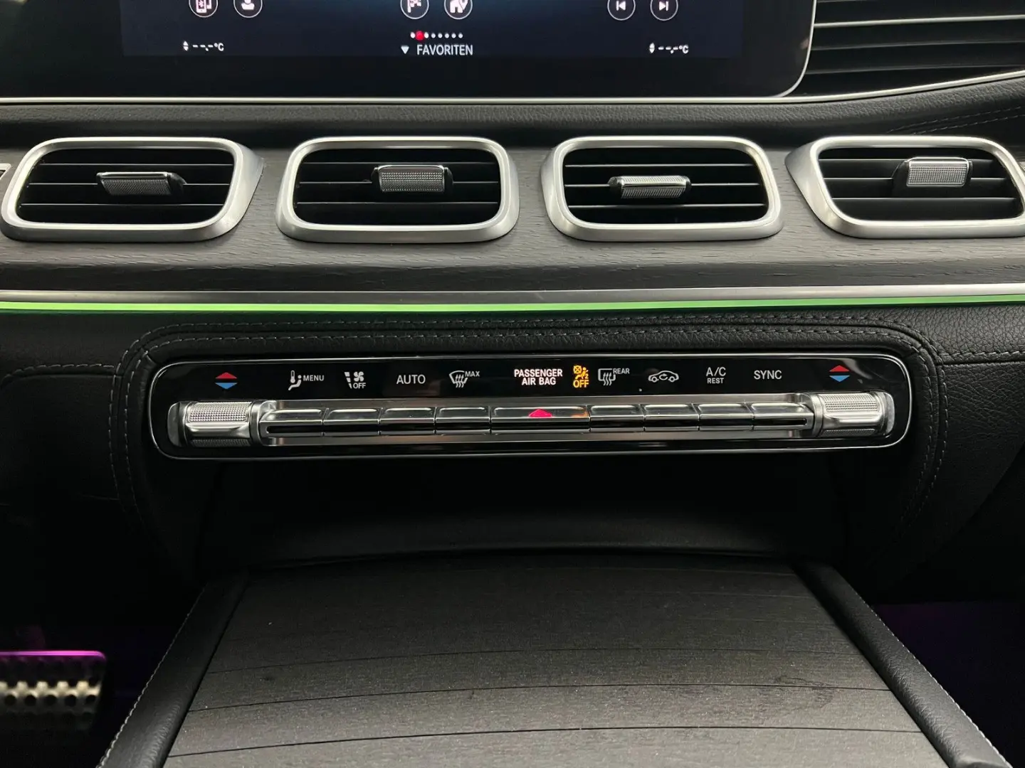 GLE 400d 4M AMG-LINE*AIRM*BURME*PANO*AHK*ACC*22Z