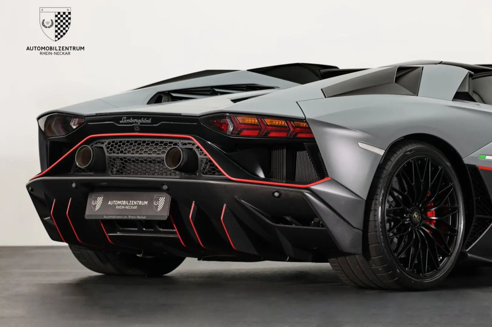 Lamborghini Aventador Ultimate Roadster 1 of 250 FullCarbon