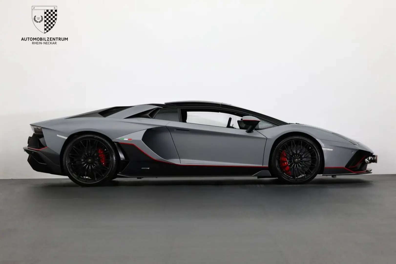 Lamborghini Aventador Ultimate Roadster 1 of 250 FullCarbon