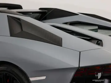 Lamborghini Aventador Ultimate Roadster 1 of 250 FullCarbon