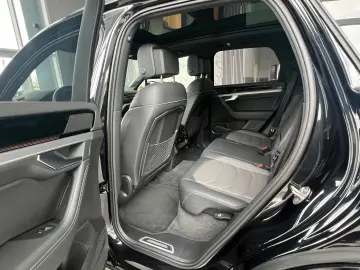 Touareg 3.0 TDI R-Line 4M Matrix Pano Luft