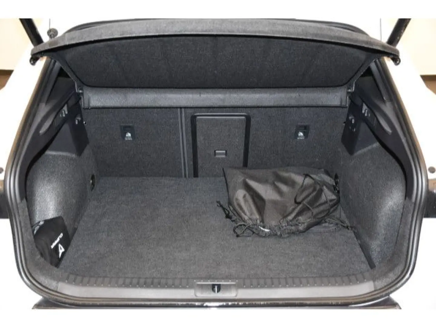 Formentor 1.4 TSI e-Hybrid DSG VZ Pano/AHK/LED/A