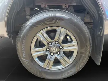 Hilux 2.8 Double Cab 4x4*Navi*Safety Sense*