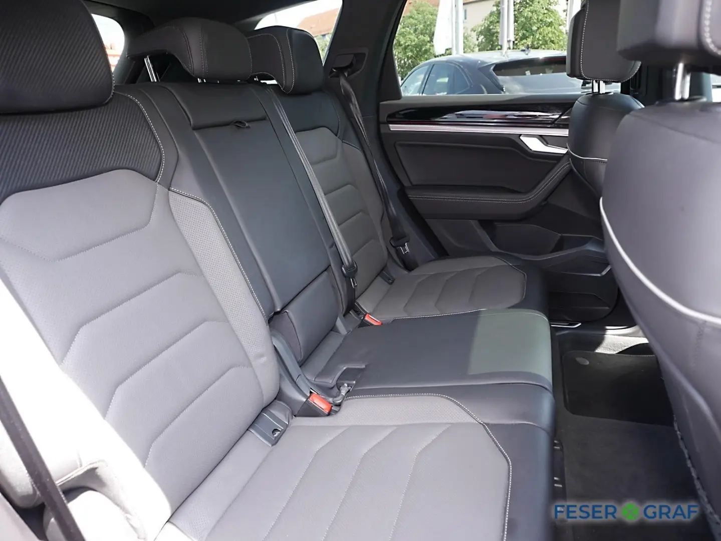 Touareg R-Line 4Motion 3.0 TDI PANO,AHK,RFK,LED