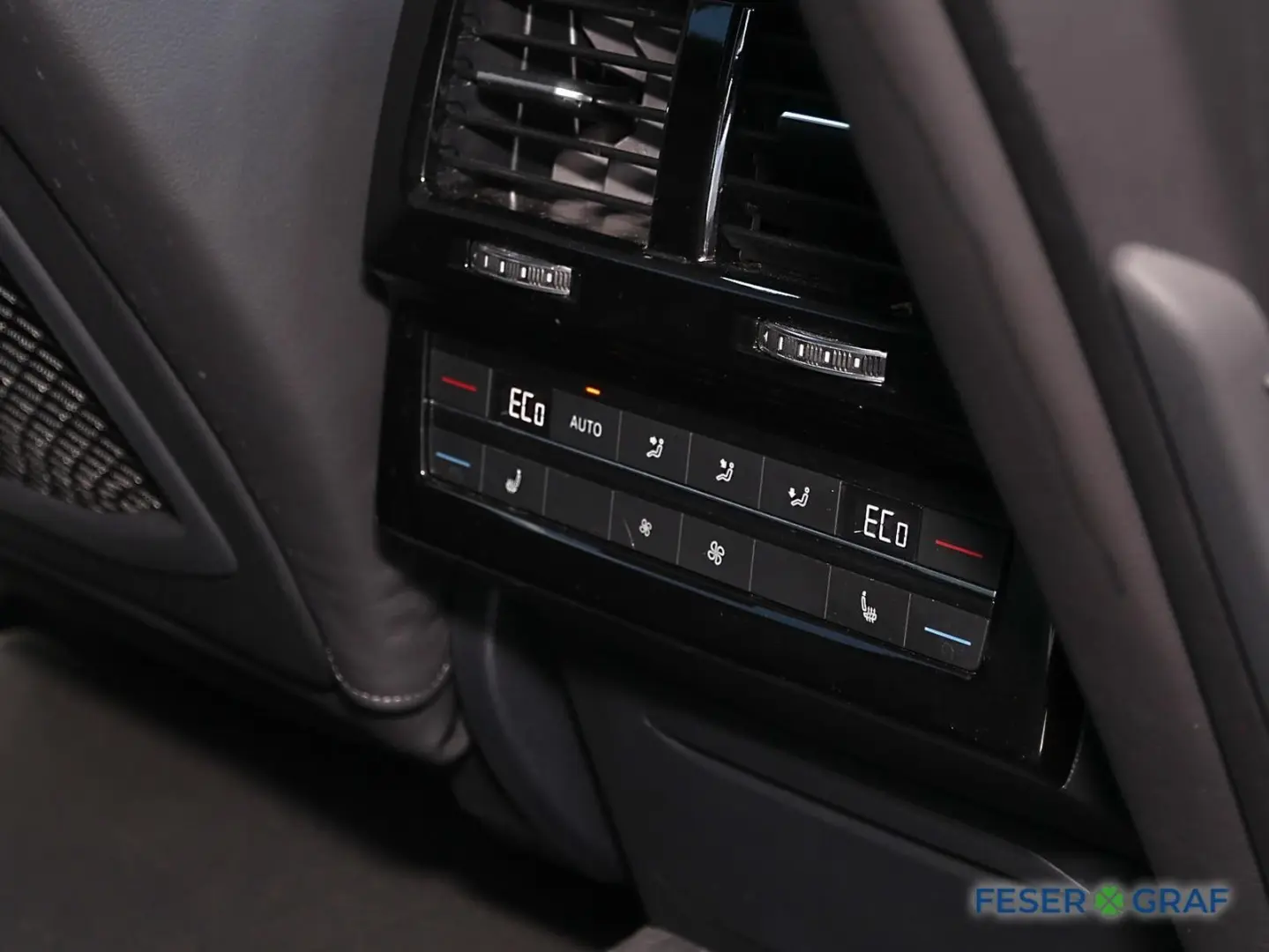 Touareg R-Line 4Motion 3.0 TDI PANO,AHK,RFK,LED