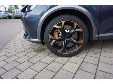 Formentor VZ 2.0 TSI 4Drive DSG Pano Navi LED AC