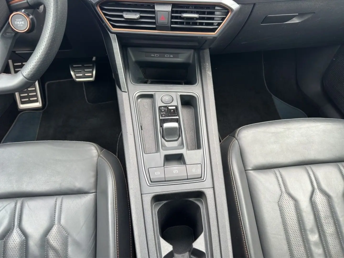 Formentor 2.0 TSI DSG 4Drive VZ MATT*PANO*AHK*VI
