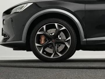 Formentor VZ 2.0TSI 4D DSG*ACC*AHK*PANO*BREMB*19