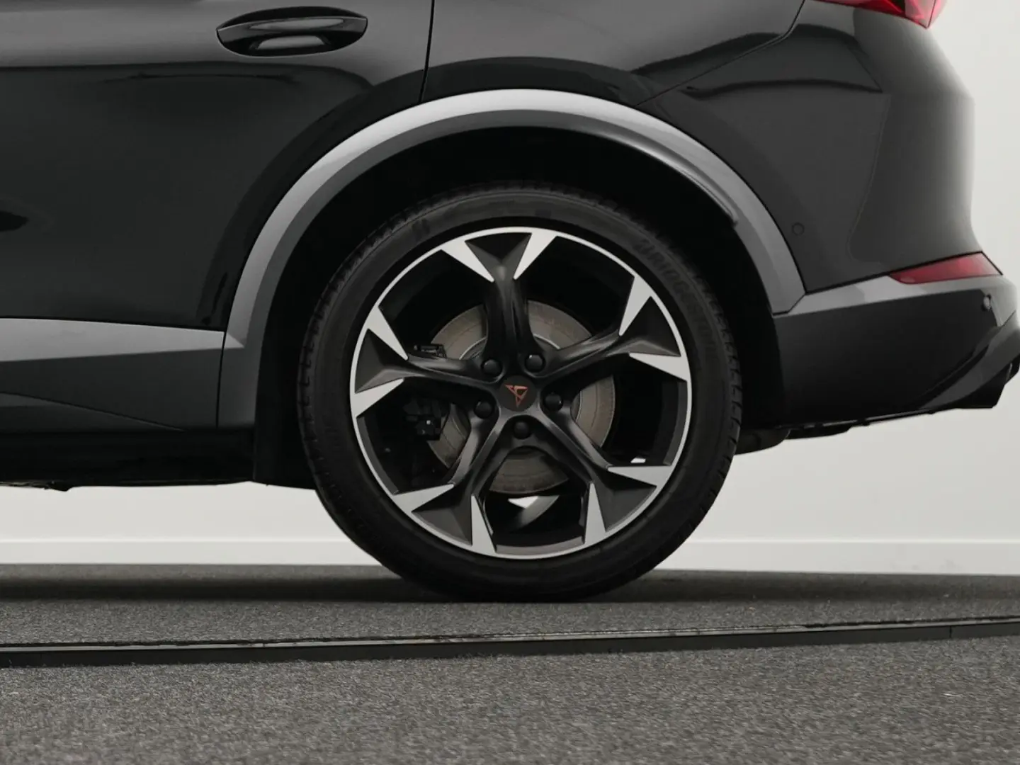 Formentor VZ 2.0TSI 4D DSG*ACC*AHK*PANO*BREMB*19