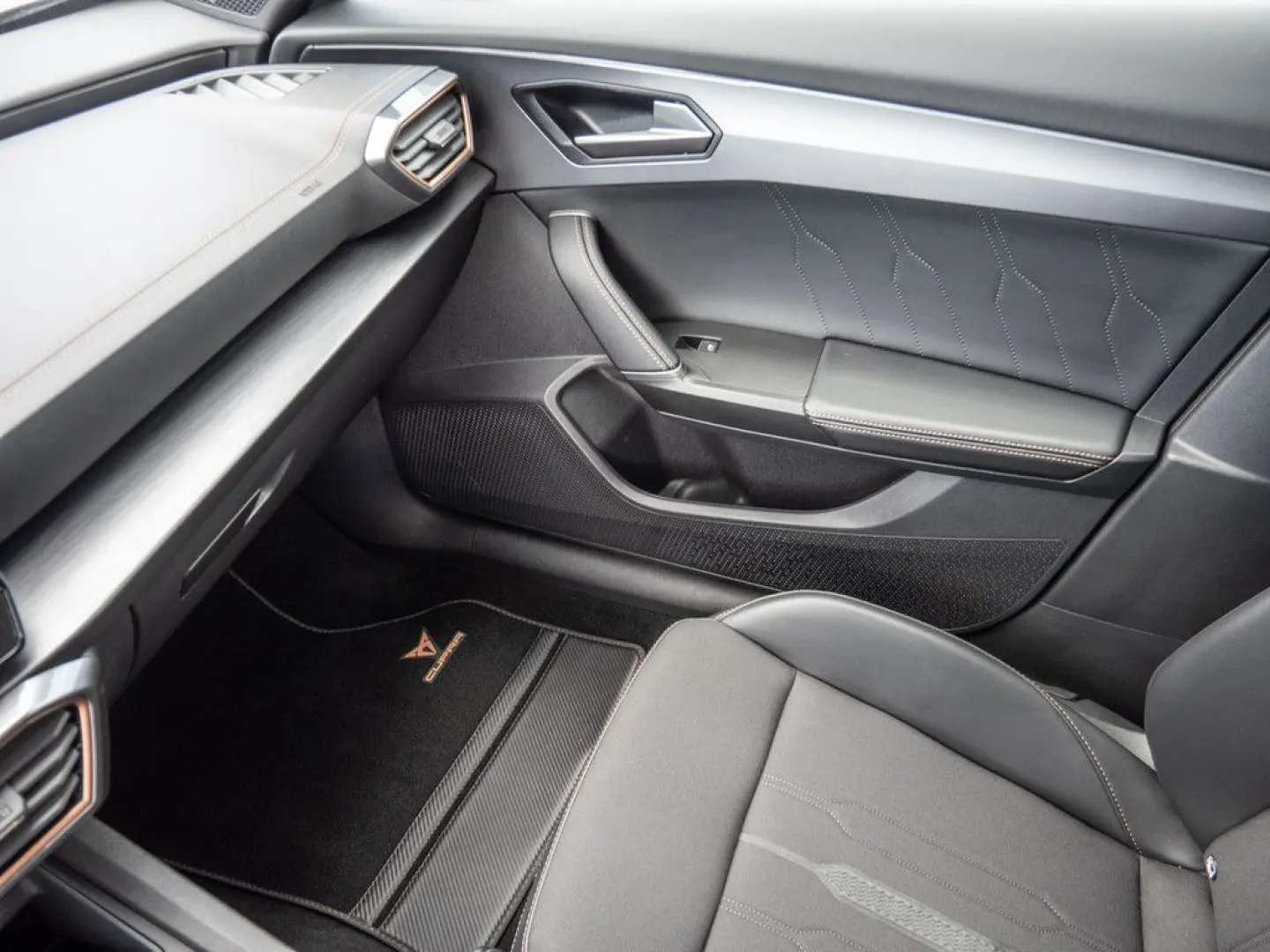 Formentor VZ 2.0 TSI 4Drive KAMERA NAVI ACC LED