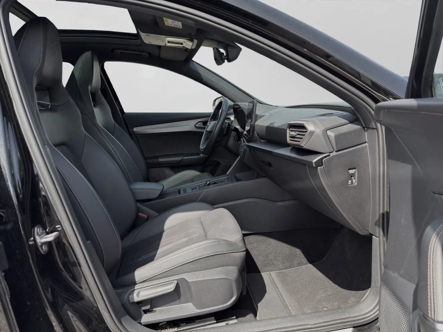 Formentor VZ 2.0 TSI 4D PANO AHK BEATS FULL-LINK