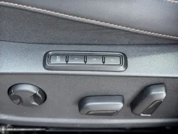 Formentor VZ 2.0 TSI 4D PANO AHK BEATS FULL-LINK