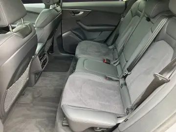 Q8 50 TDI Q competition plus S-Line STH Matrix A