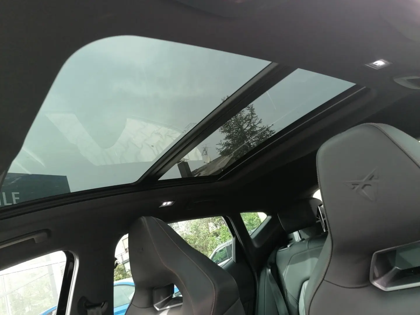Formentor VZ e-Hybrid Leder SDach Navi uvm.