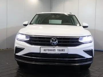 Tiguan 2.0 TDI DSG Life AID+ACC+KAM+LED+NAVI+17