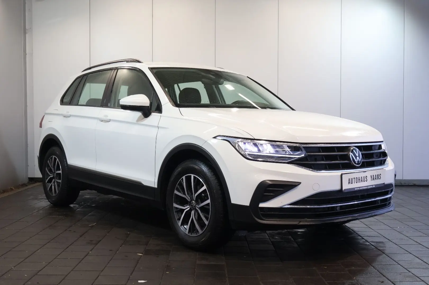 Tiguan 2.0 TDI DSG Life AID+ACC+KAM+LED+NAVI+17