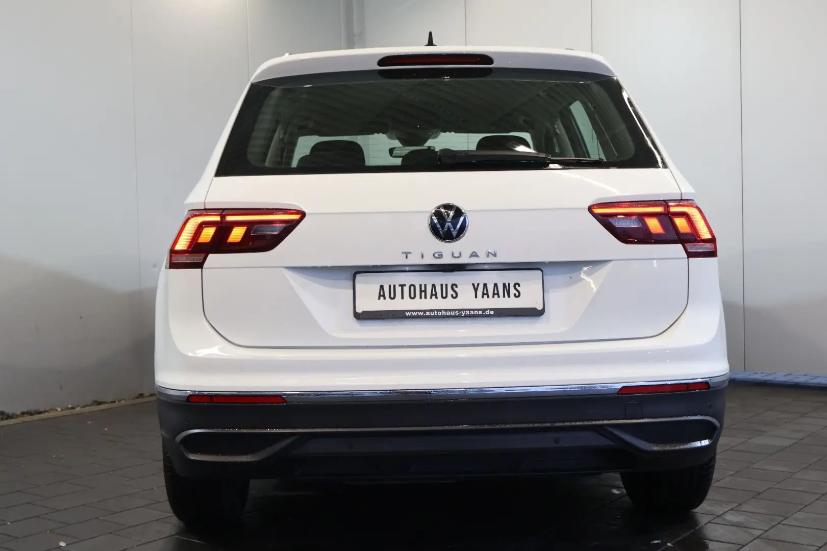 Tiguan 2.0 TDI DSG Life AID+ACC+KAM+LED+NAVI+17