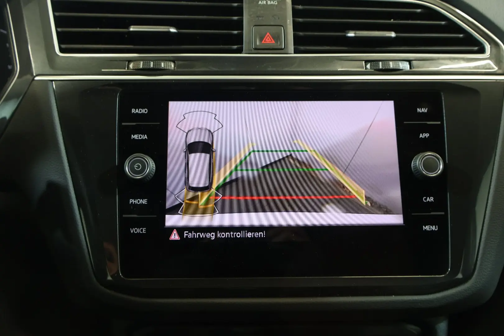 Tiguan 2.0 TDI DSG Life AID+ACC+KAM+LED+NAVI+17