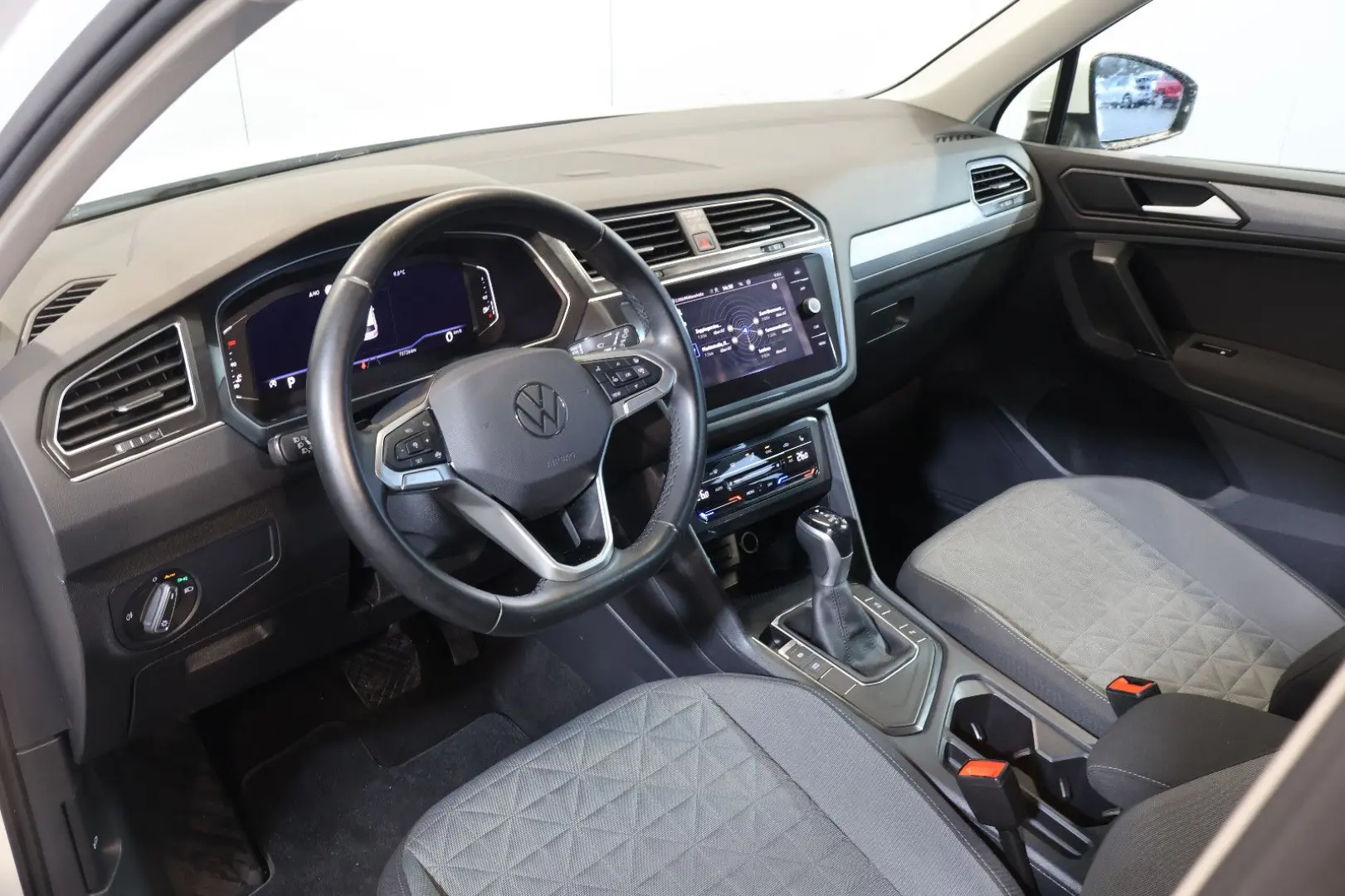 Tiguan 2.0 TDI DSG Life AID+ACC+KAM+LED+NAVI+17