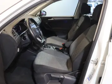 Tiguan 2.0 TDI DSG Life AID+ACC+KAM+LED+NAVI+17
