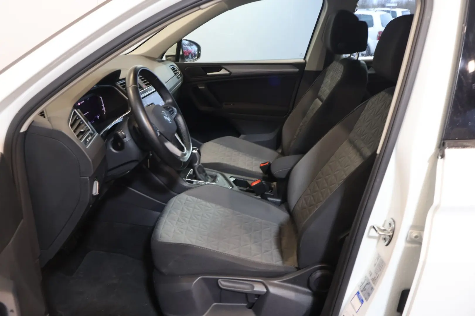 Tiguan 2.0 TDI DSG Life AID+ACC+KAM+LED+NAVI+17