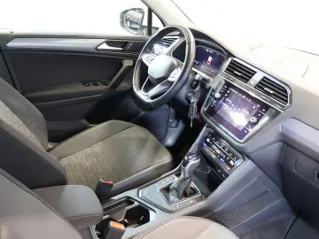 Tiguan 2.0 TDI DSG Life AID+ACC+KAM+LED+NAVI+17