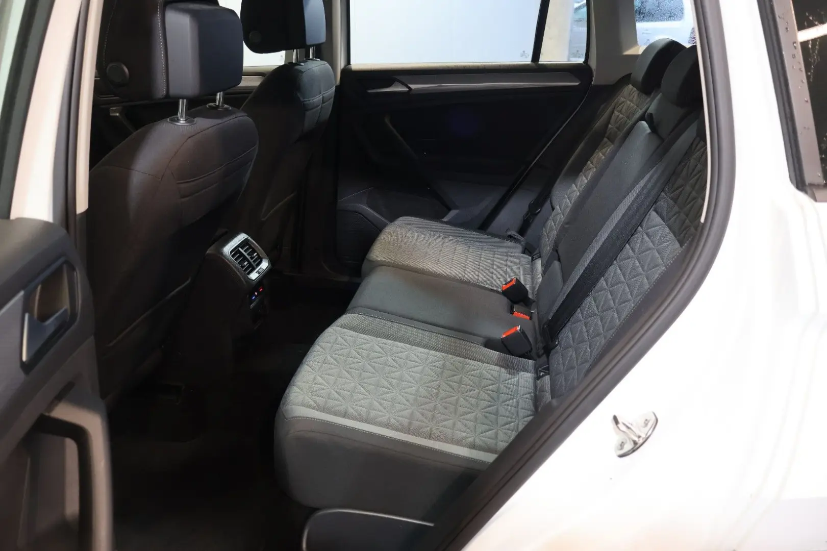 Tiguan 2.0 TDI DSG Life AID+ACC+KAM+LED+NAVI+17