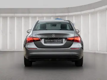 MERCEDES BENZ A250e Limousine mit EQ Hybrid LEASING
