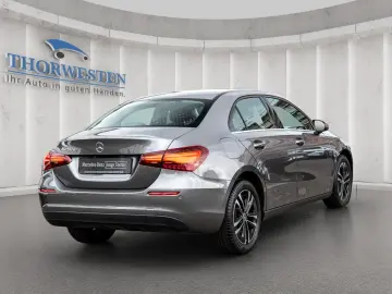 MERCEDES BENZ A250e Limousine mit EQ Hybrid LEASING