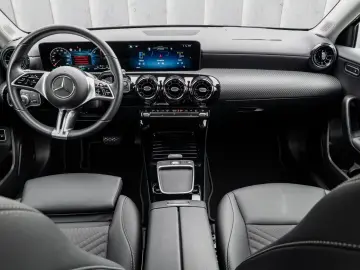 MERCEDES BENZ A250e Limousine mit EQ Hybrid LEASING