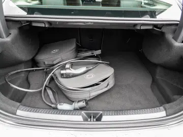 MERCEDES BENZ A250e Limousine mit EQ Hybrid LEASING