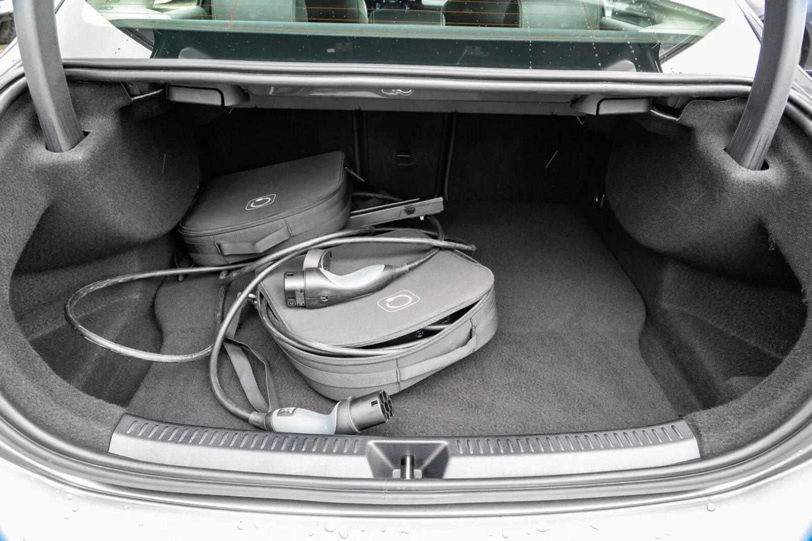 MERCEDES BENZ A250e Limousine mit EQ Hybrid LEASING