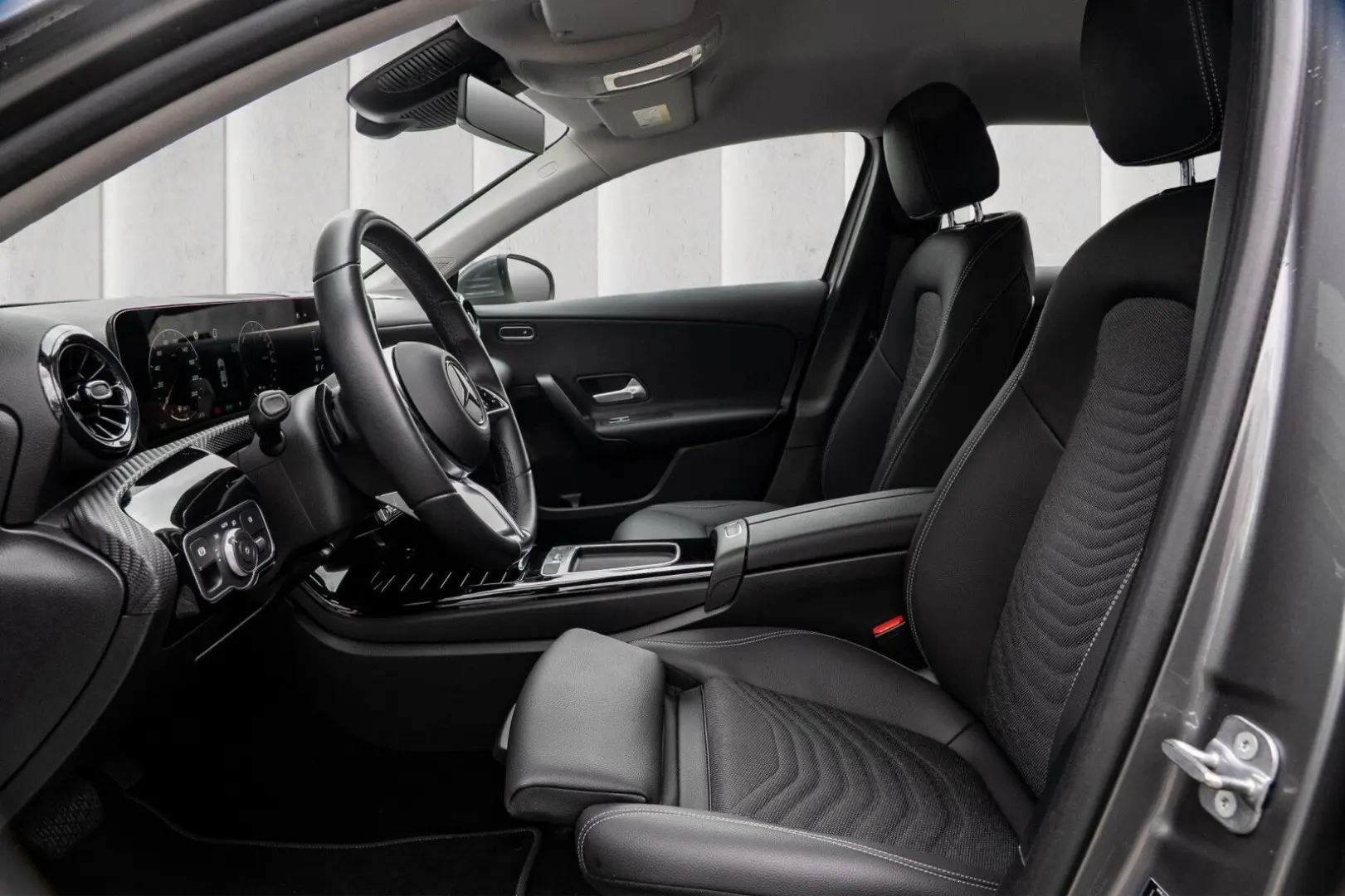 MERCEDES BENZ A250e Limousine mit EQ Hybrid LEASING