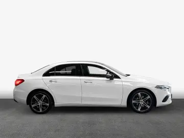 MERCEDES BENZ A200 Limo Sedan PANO LEASING