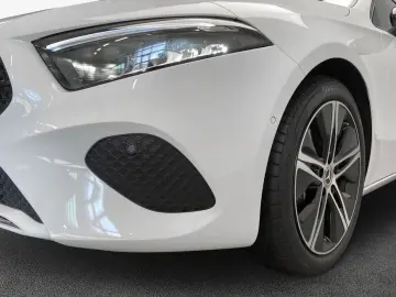 MERCEDES BENZ A200 Limo Sedan PANO LEASING