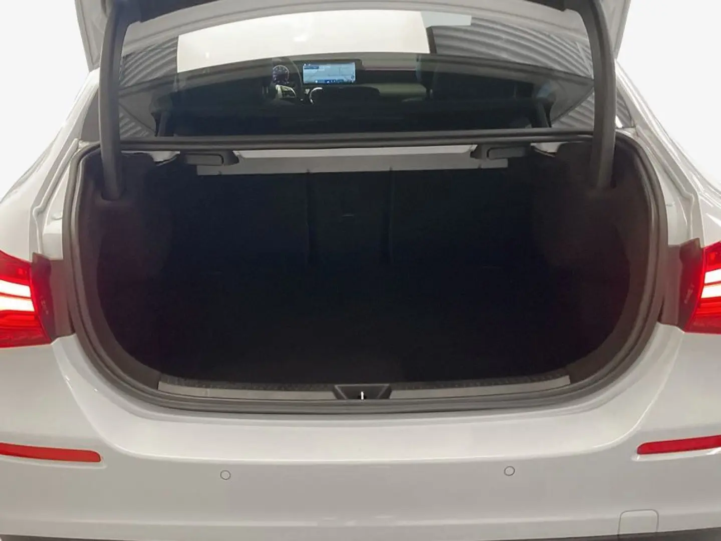 MERCEDES BENZ A200 Limo Sedan PANO LEASING