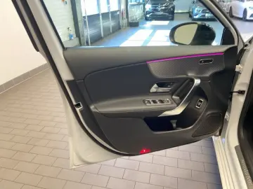 MERCEDES BENZ A200 Limo Sedan PANO LEASING