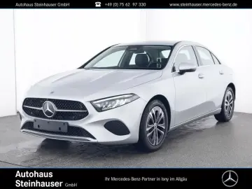 MERCEDES BENZ A200 Limousine LEASING