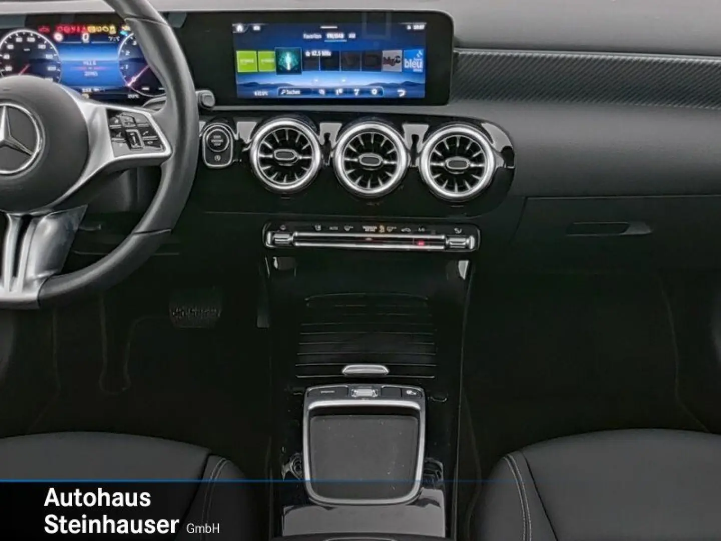 MERCEDES BENZ A200 Limousine LEASING