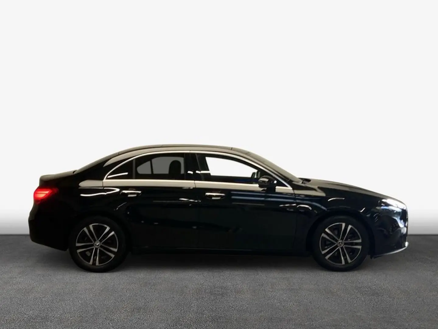 MERCEDES BENZ A200 Limo Progressive PANO LEASING