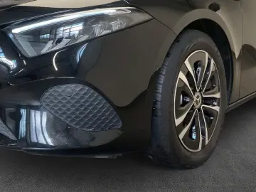 MERCEDES BENZ A200 Limo Progressive PANO LEASING