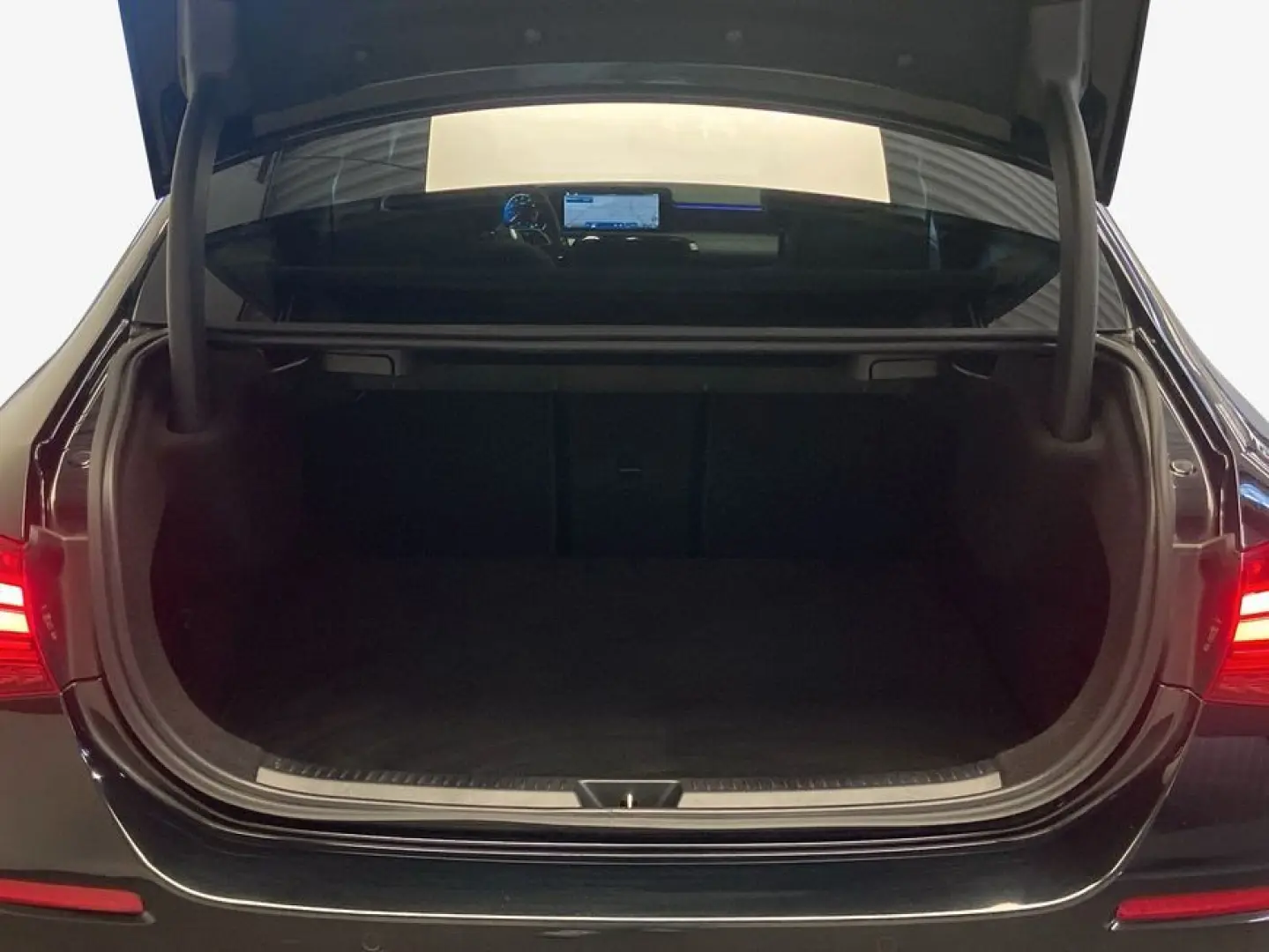 MERCEDES BENZ A200 Limo Progressive PANO LEASING