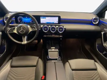 MERCEDES BENZ A200 Limo Progressive PANO LEASING